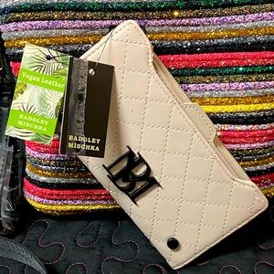 BADGLEY MISCHKA CHIC WALLET